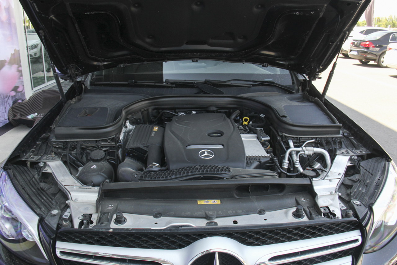 2018款奔驰GLC改款2.0T自动300 4MATIC动感型