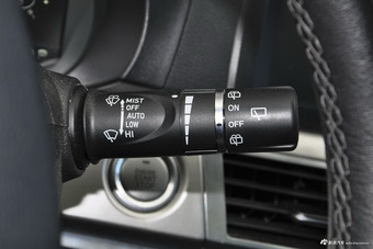 2017款哈弗H7 2.0T自动尊贵型红标