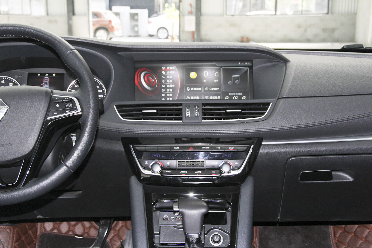 2016款宝沃BX7 2.0T自动两驱豪华版28T