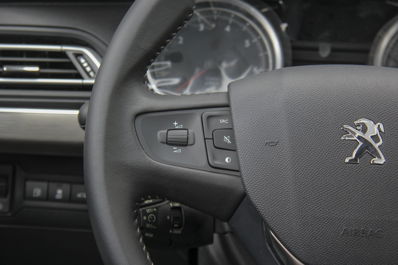 2018款东风标致408改款1.8L自动豪华版