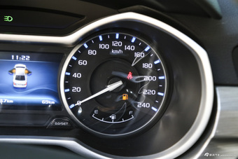 2017款吉利帝豪1.5L手动三厢百万款豪华型