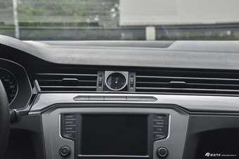 2017款蔚揽2.0T自动四驱拓行版380TSI