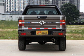 2017款黄海N3 2.5T手动四驱运动版XD25T5 