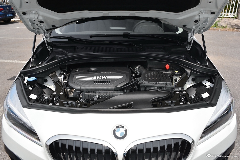 2018款宝马2系225i 2.0T自动尊享型M运动套装