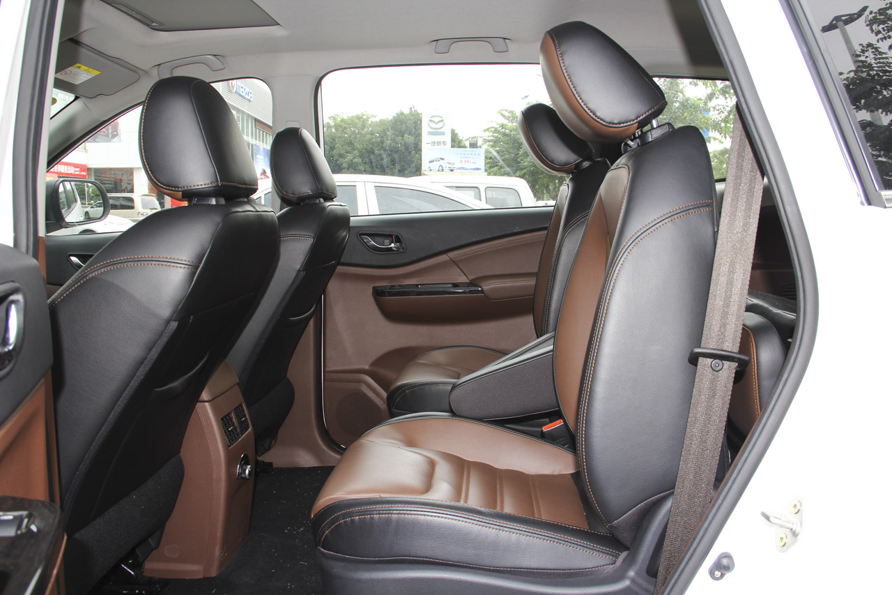 2016款风行SX6 2.0L手动尊享型