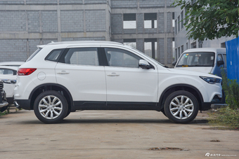 2018款奔腾X40网红版 1.6L手动舒适型