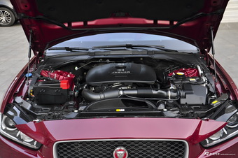 2017款捷豹XE R-SPORT 2.0T自动i4 Ti (200PS