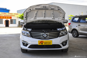 2016款风行S500 1.6L手动尊享型 珍珠白