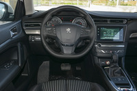 2015款东风标致408 1.2T自动豪华版