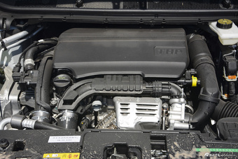 2015款东风标致408 1.2T自动豪华版