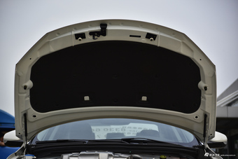 2016款荣威e550 1.5L自动旗舰版