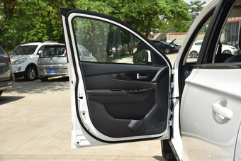 2016款北汽幻速S3 1.5L手动舒适型 朱鹭白