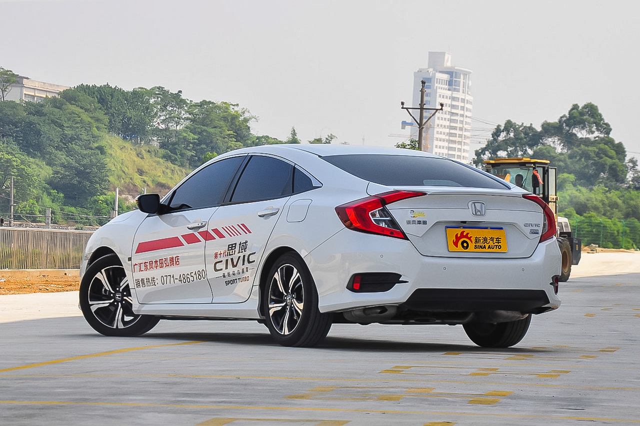 2016款思域1.5T自动220TURBO尊耀版