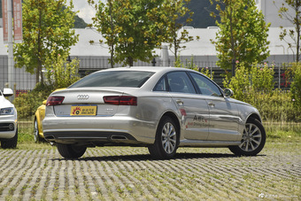 2016款奥迪A6L 2.5L自动30FSI舒适型