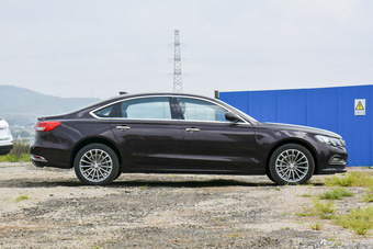 2016款众泰Z700 1.8T手动典雅型