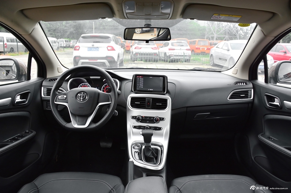 2017款中华H3 1.5L自动精英型