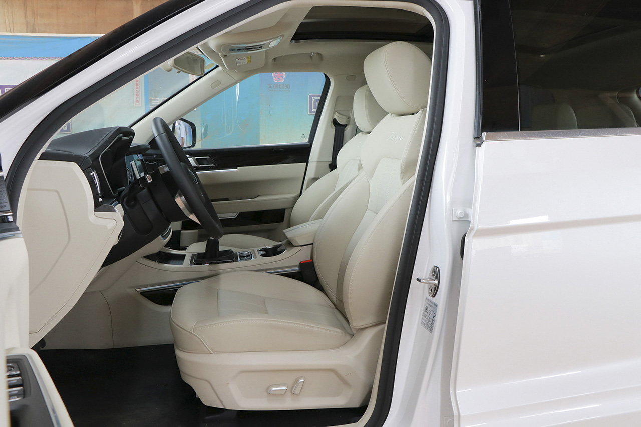 2017款众泰T700 1.8T手动尊享型