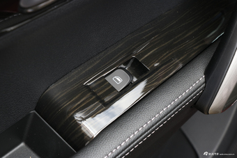 2018款斯威X7 1.5T手动豪华型7座