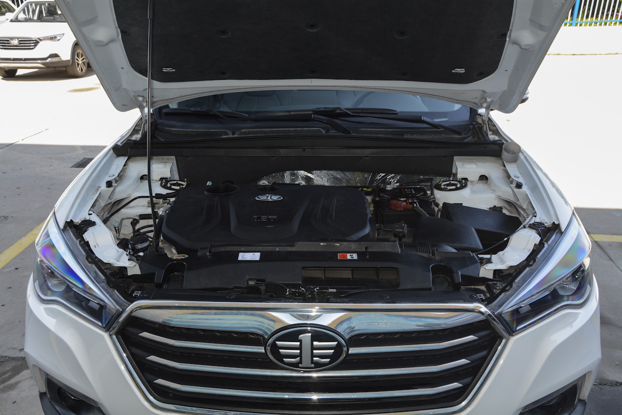 2017款奔腾X80 1.8T自动豪华型图片