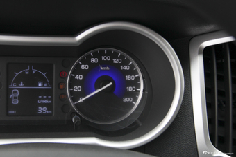 2017款风神AX3领先版1.5L手动尚酷型