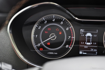 2017款宝骏560律动版1.5T手动乐享型