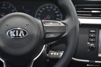 2017款起亚K2 1.4L自动GLS三厢