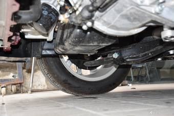 2016款中华V3 1.5L手动智能型 炫耀红