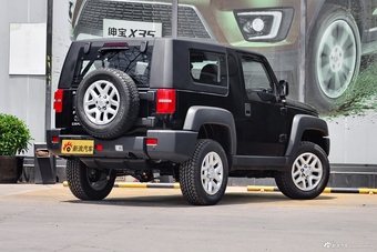 2016款北京BJ40 2.0T手动两驱尊贵版