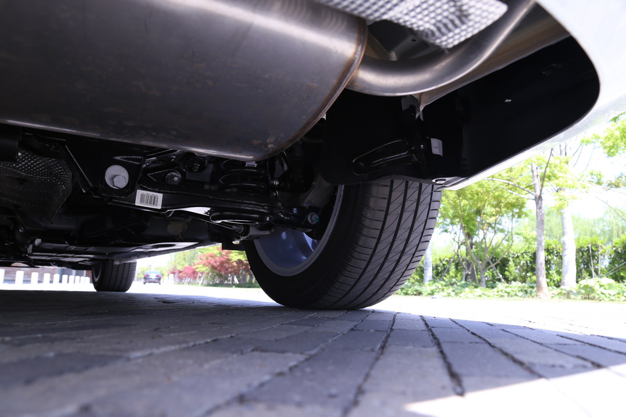 2018款博瑞GE MHEV顶配版