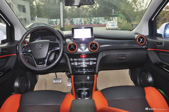 2016款北汽新能源EX200乐酷版图片