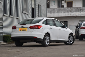 2017款福克斯三厢1.6L自动舒适型智行版