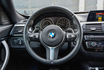 2018款宝马3系GT 2.0L自动320i M运动型