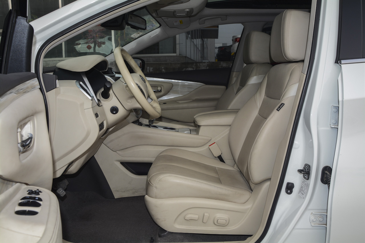 2017款楼兰2.5L自动S/C XV HEV混动四驱旗舰版