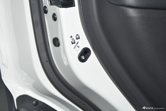 2017上汽大通D90 2.0T手动两驱火星