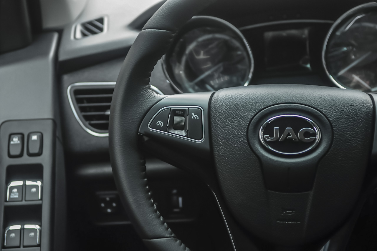 2015款帅铃T6 2.8T手动柴油旗舰型HFC4DA1-2C