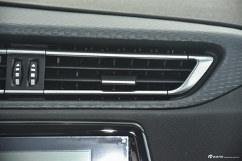 2016款标致308 1.6L自动豪华版