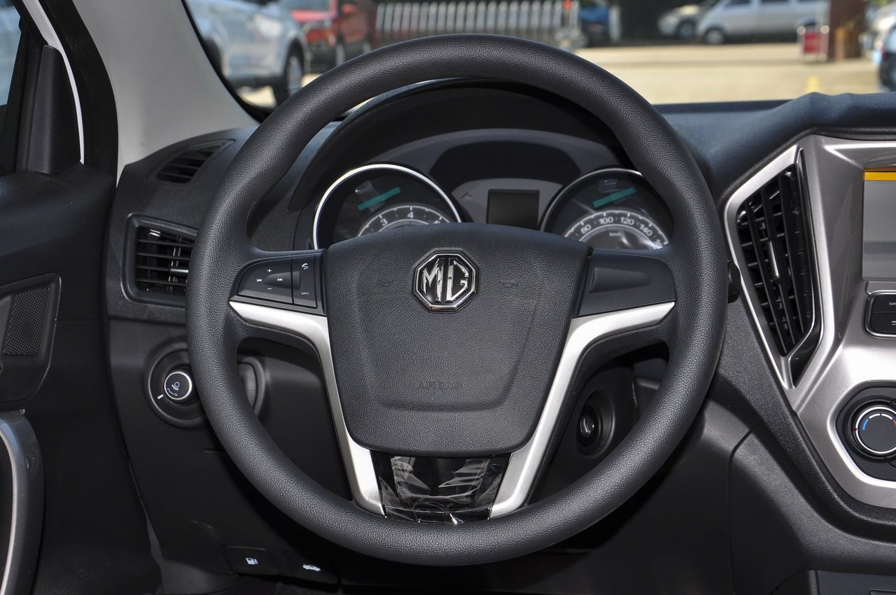 2016款名爵锐行1.5L自动超值豪华版