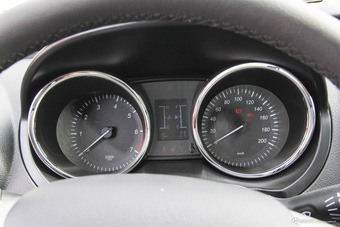 2016款北汽幻速S3 1.5L手动豪华型（国五）