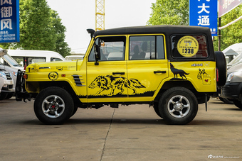 2016款BJ 212 2.0L手动方门四驱豪华型 国IV