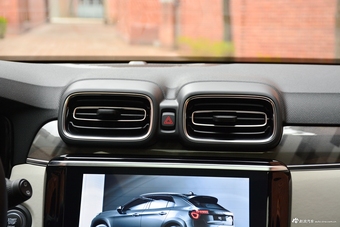 2018款领克02 1.5T两驱