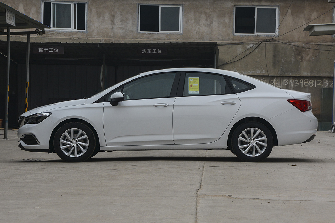 2018款威朗两厢1.5L自动领先型15S