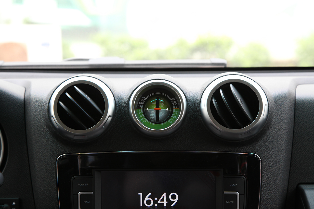 2018款北京BJ40L 2.0T手动柴油四驱尊贵版