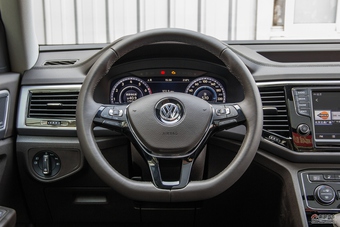 2017款途昂2.5T自动四驱至尊旗舰版530 V6