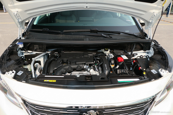 2017款标致5008 1.6T自动350THP精英版5座