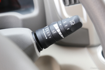 2016款NV200 1.6L自动豪华型