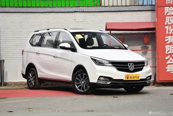 2017款宝骏730 1.5T自动旗舰型7座