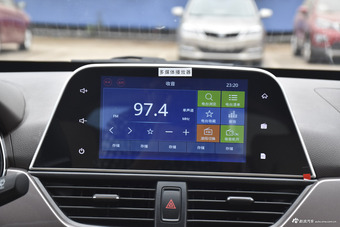 2017款宝骏310W 1.5L手动时尚型