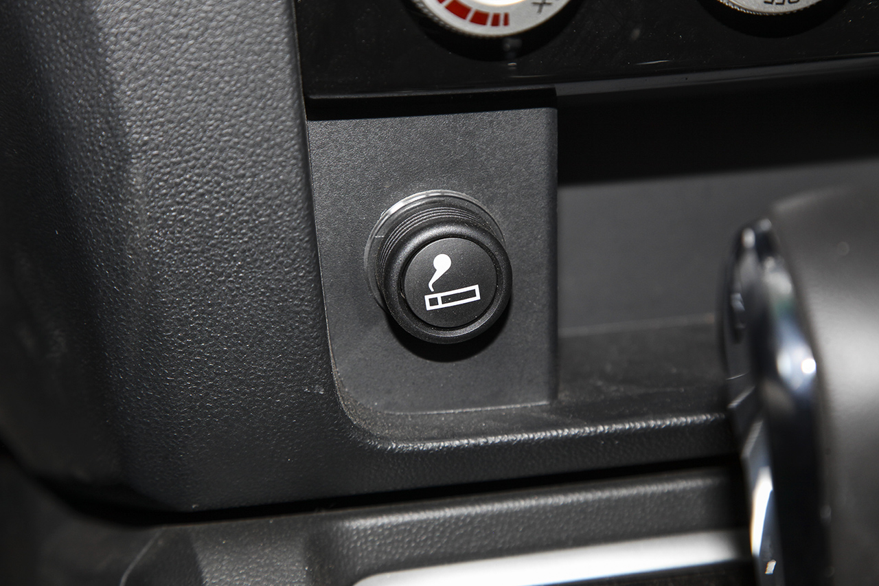 2016款北京BJ40L 2.3T自动四驱尊享版