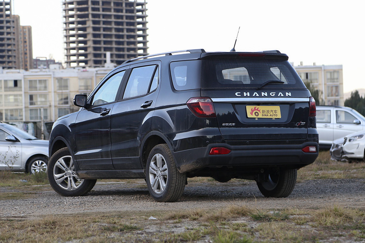 2016款长安CX70 1.6L手动运动型