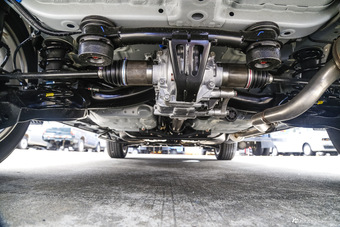 2015款缤智1.8L CVT四驱旗舰型 塔夫绸白